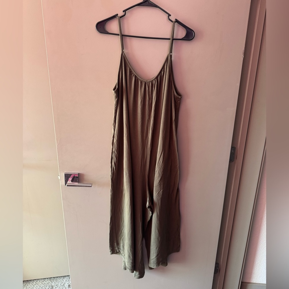 Olive Green Spaghetti Strap Jumpsuit With Pockets